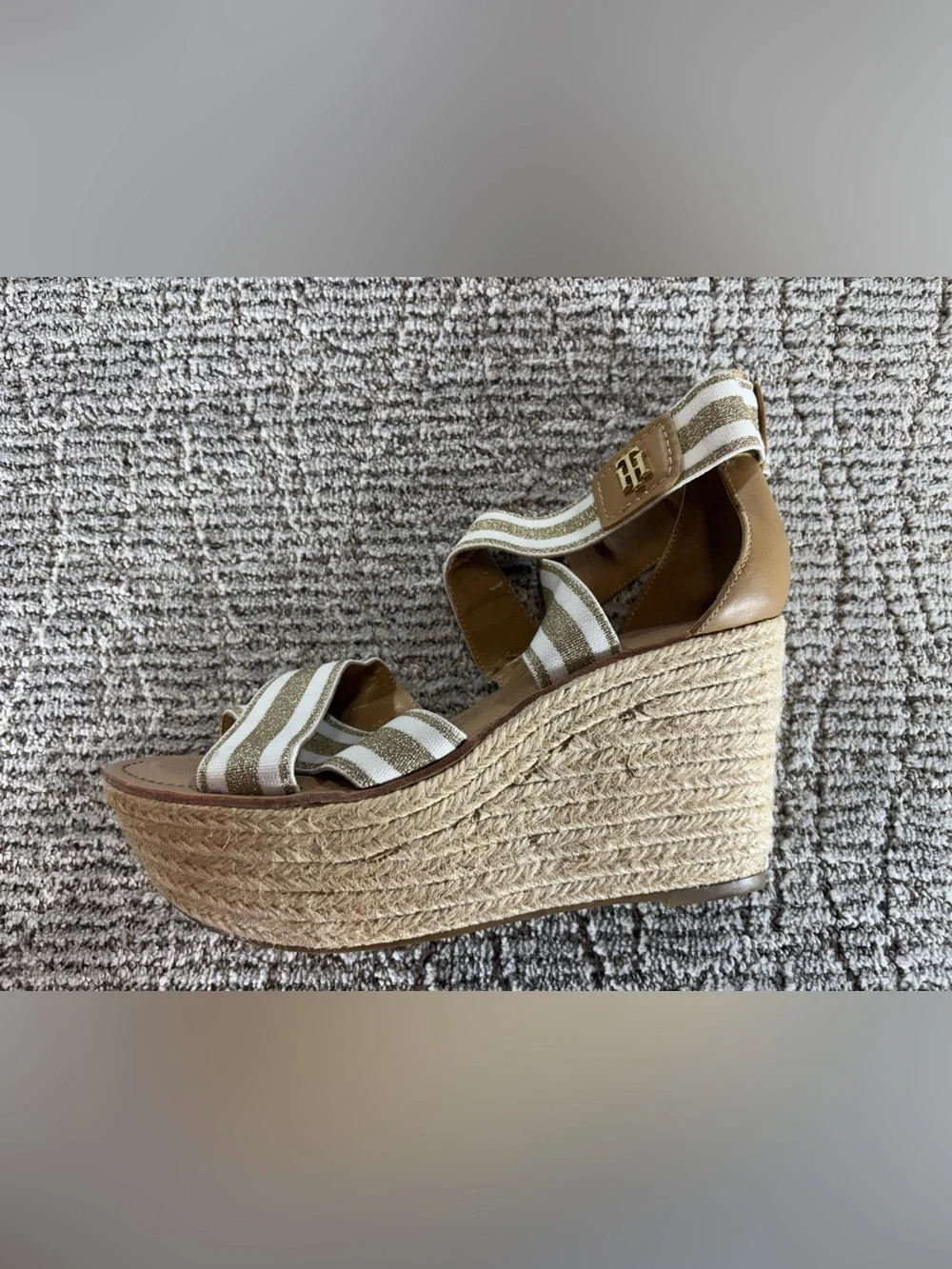 Tommy Hilfiger Women's Size 8.5 Gold Multi Texture Theia Espadrille Wedge Sandal
